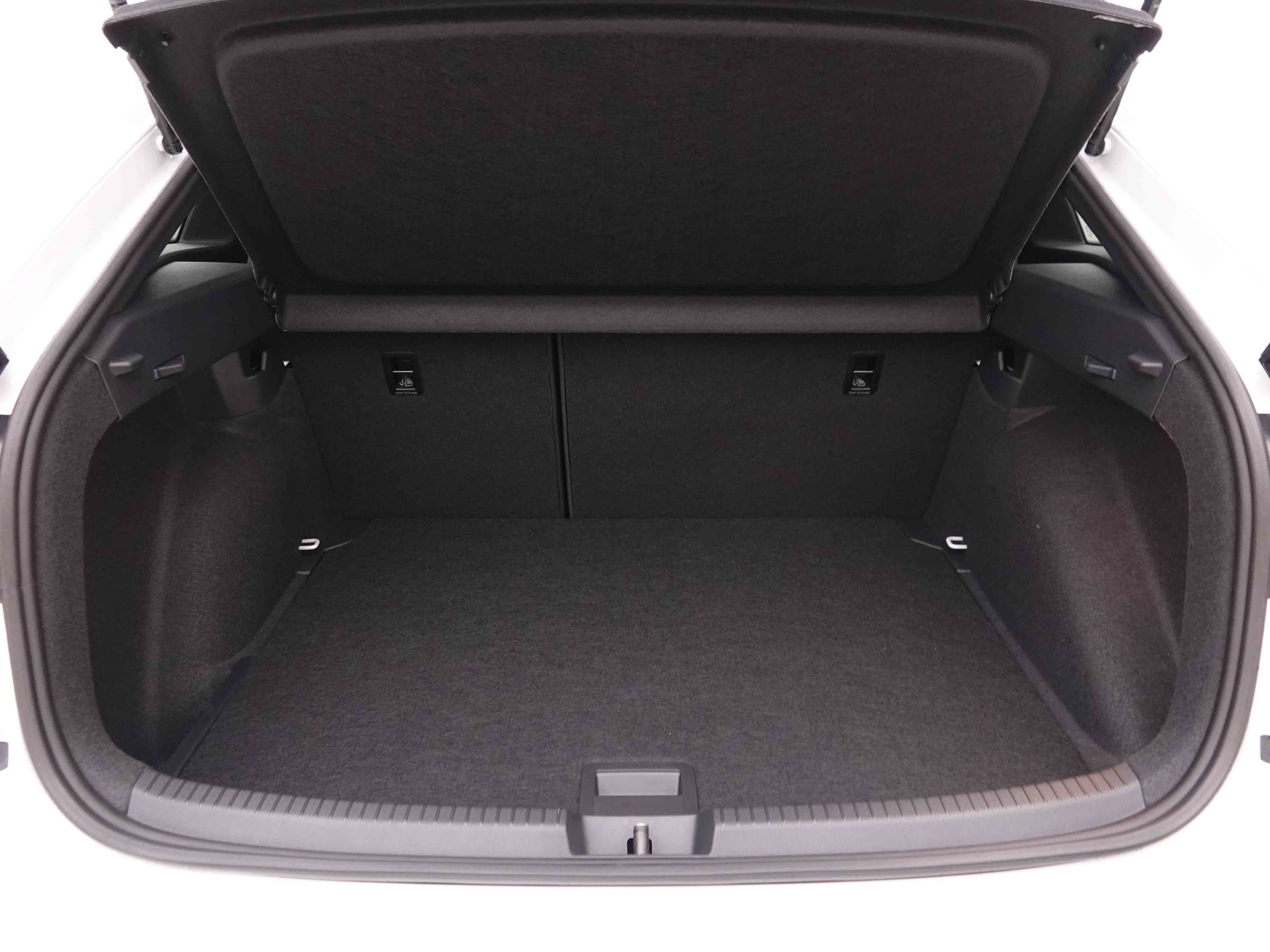 Véhicule de leasing intérieure