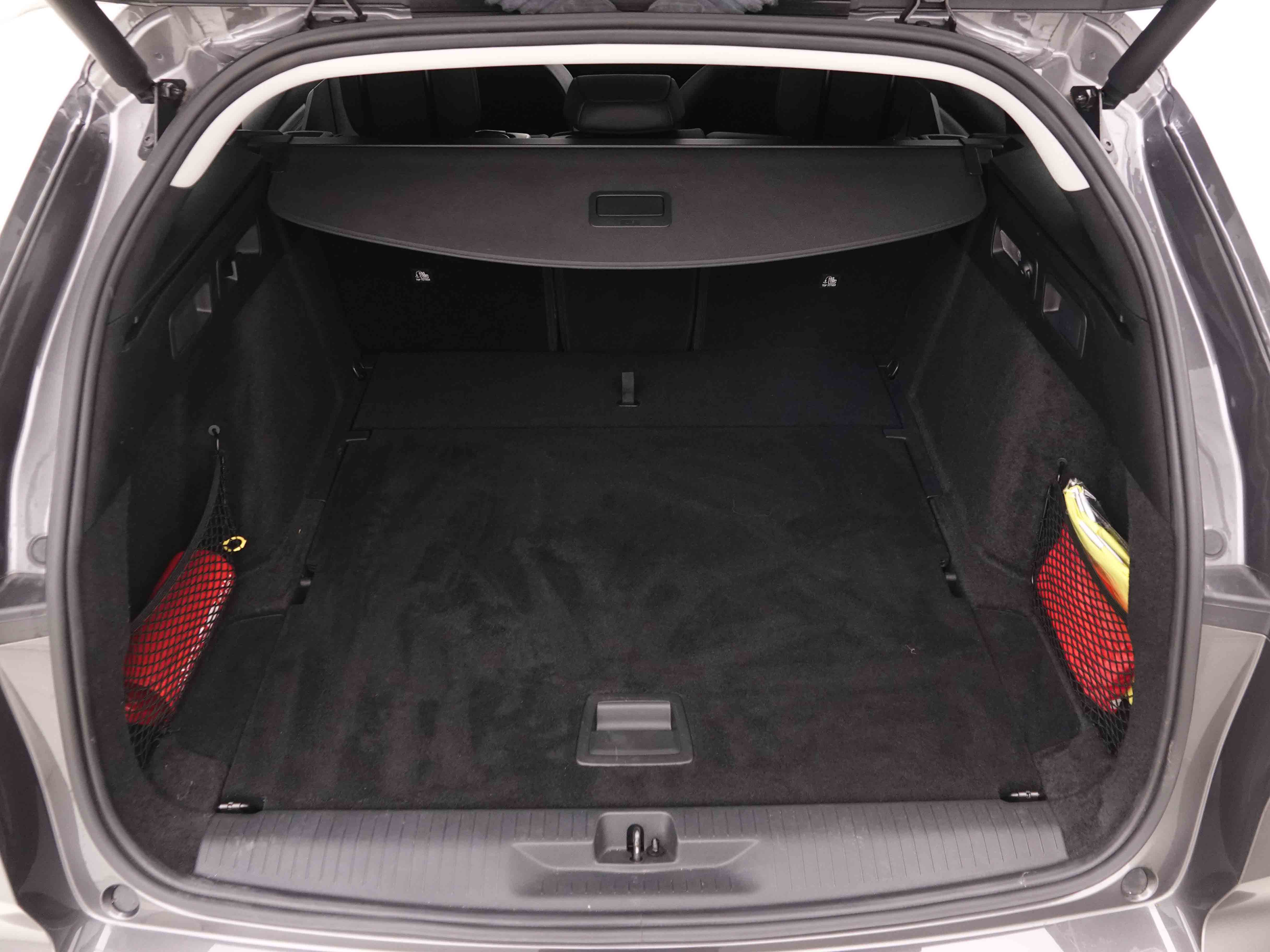 Véhicule de leasing intérieure