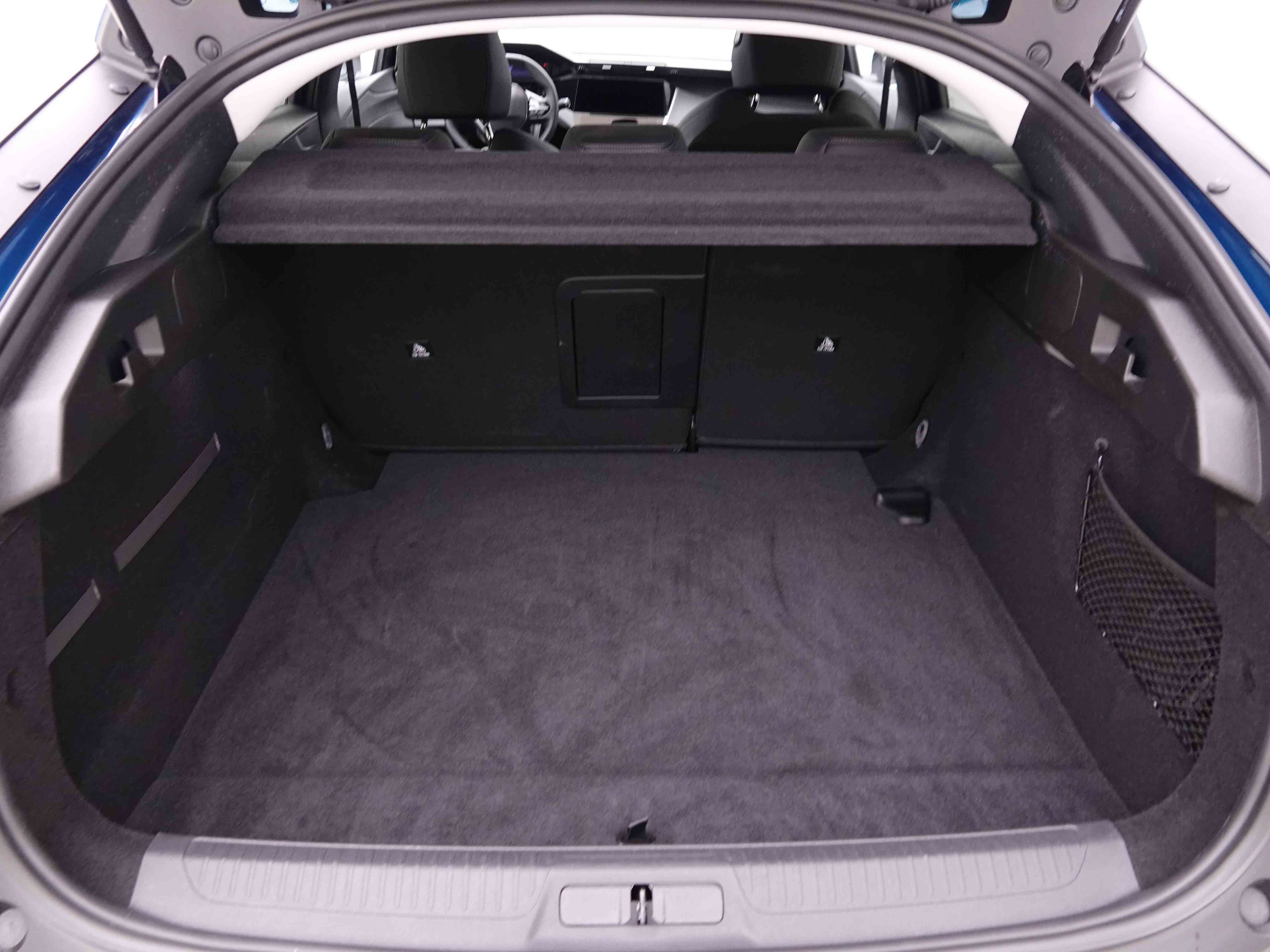 Véhicule de leasing intérieure