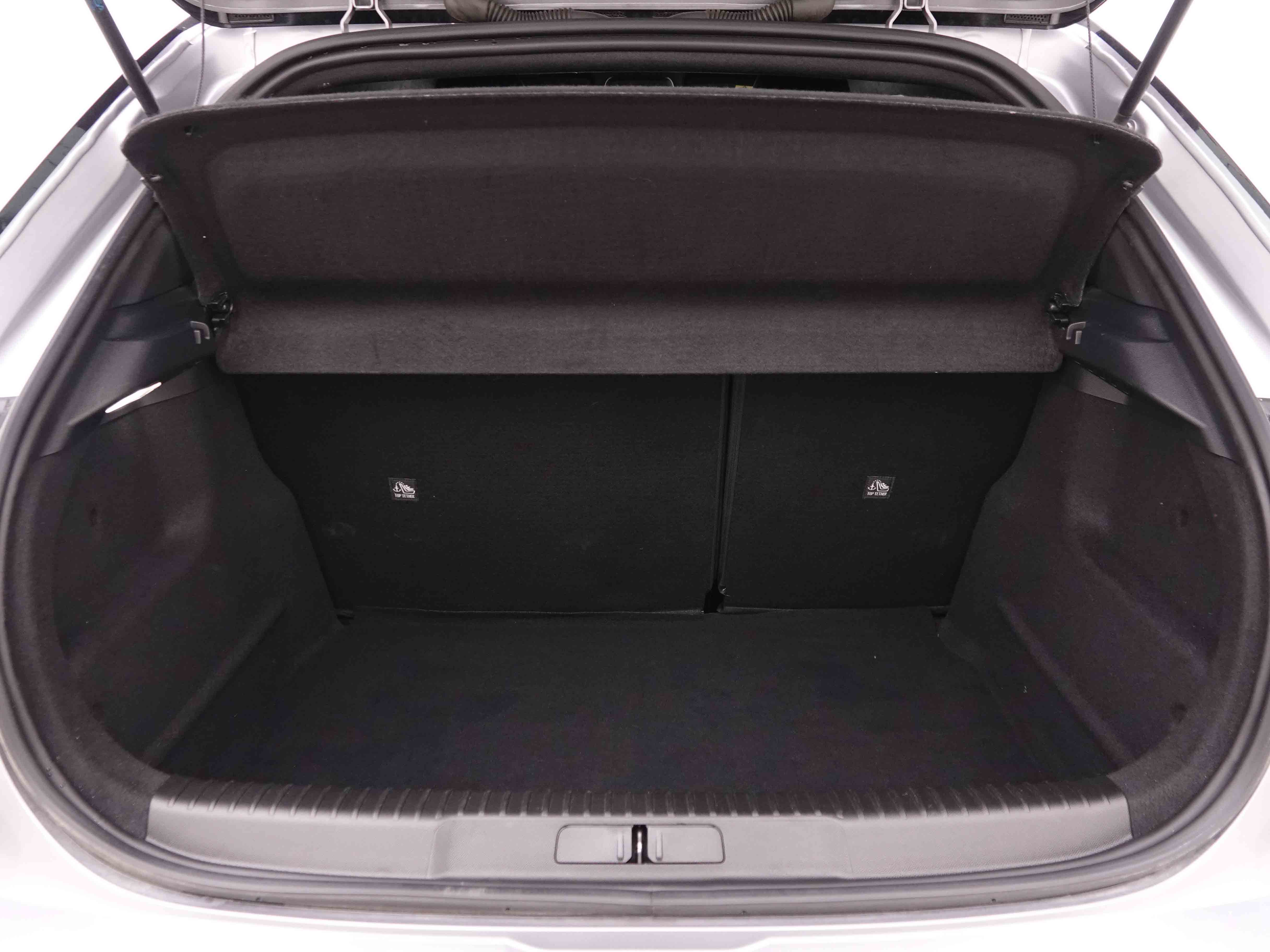 Véhicule de leasing intérieure