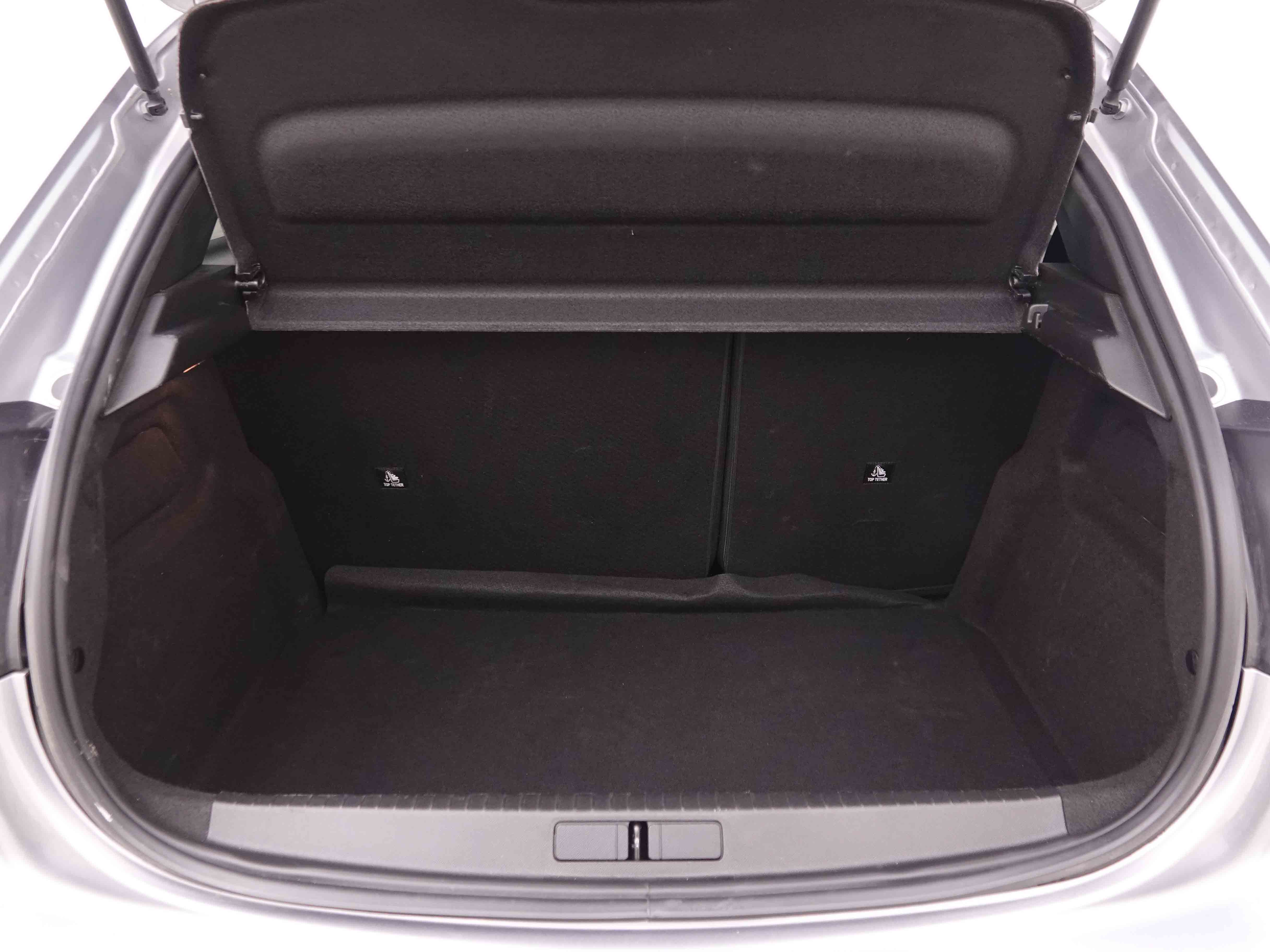 Véhicule de leasing intérieure