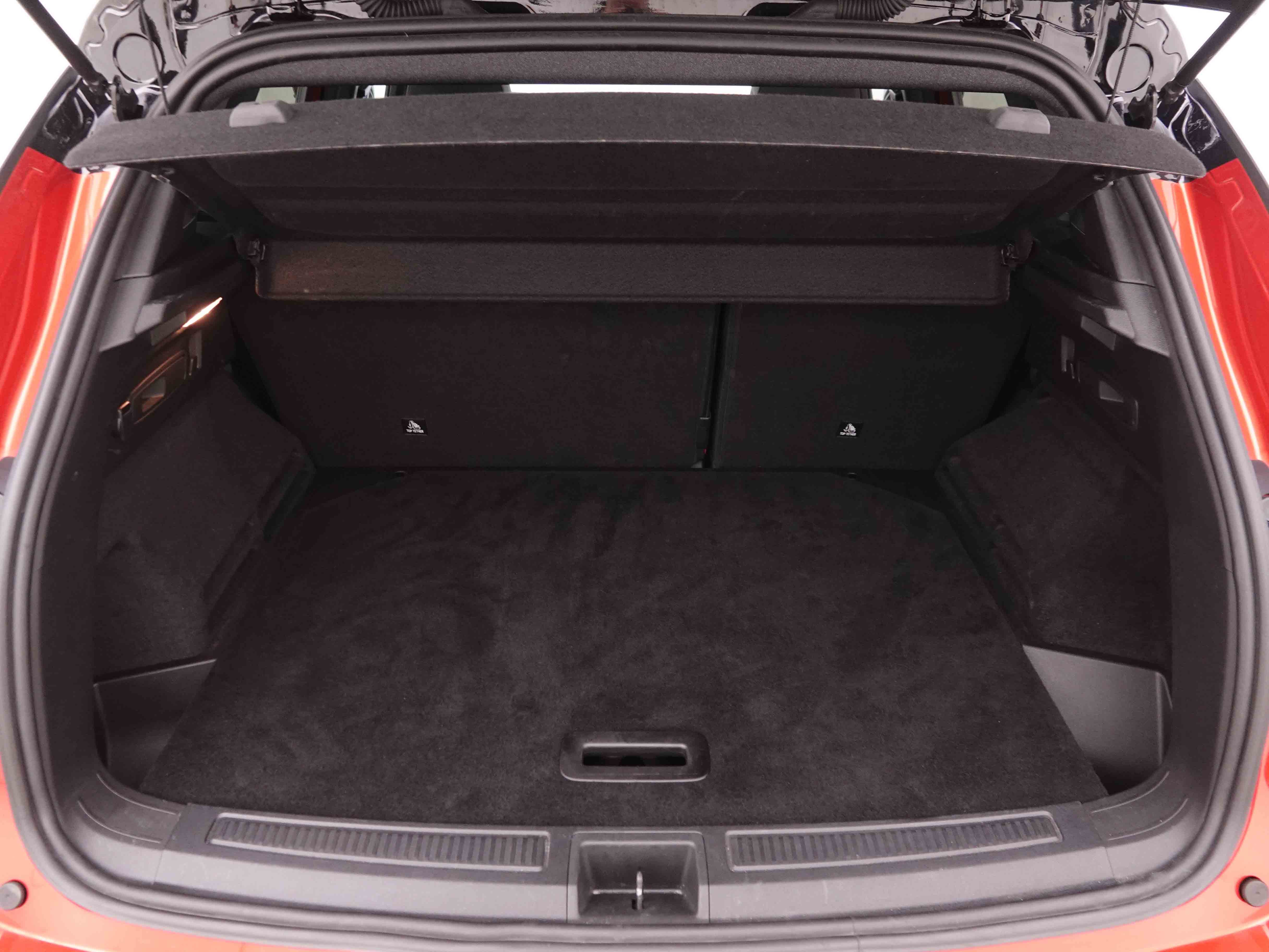 Véhicule de leasing intérieure