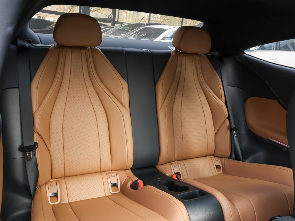 Véhicule de leasing intérieure